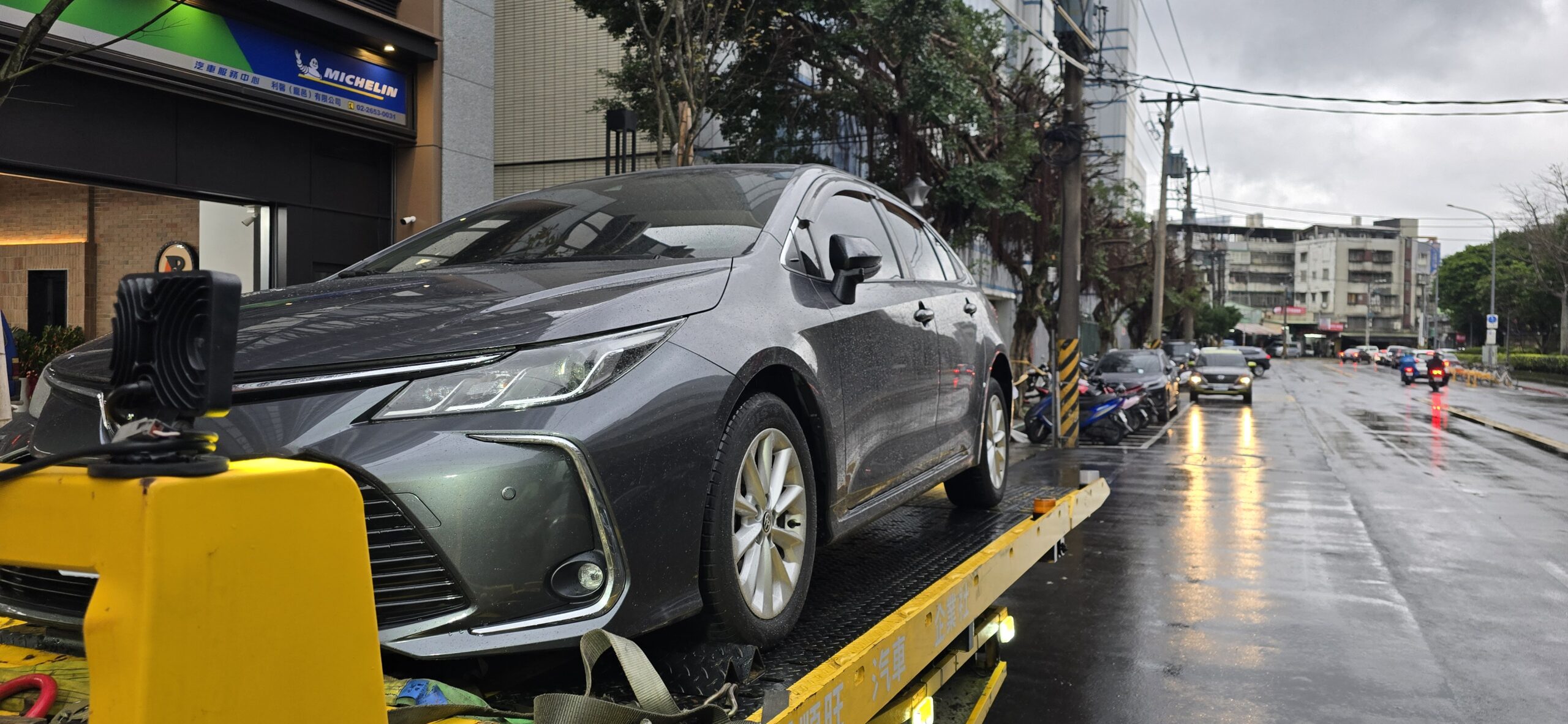 台灣道路救援拖吊車指南｜故障預防+24H即時解決+收費詳解