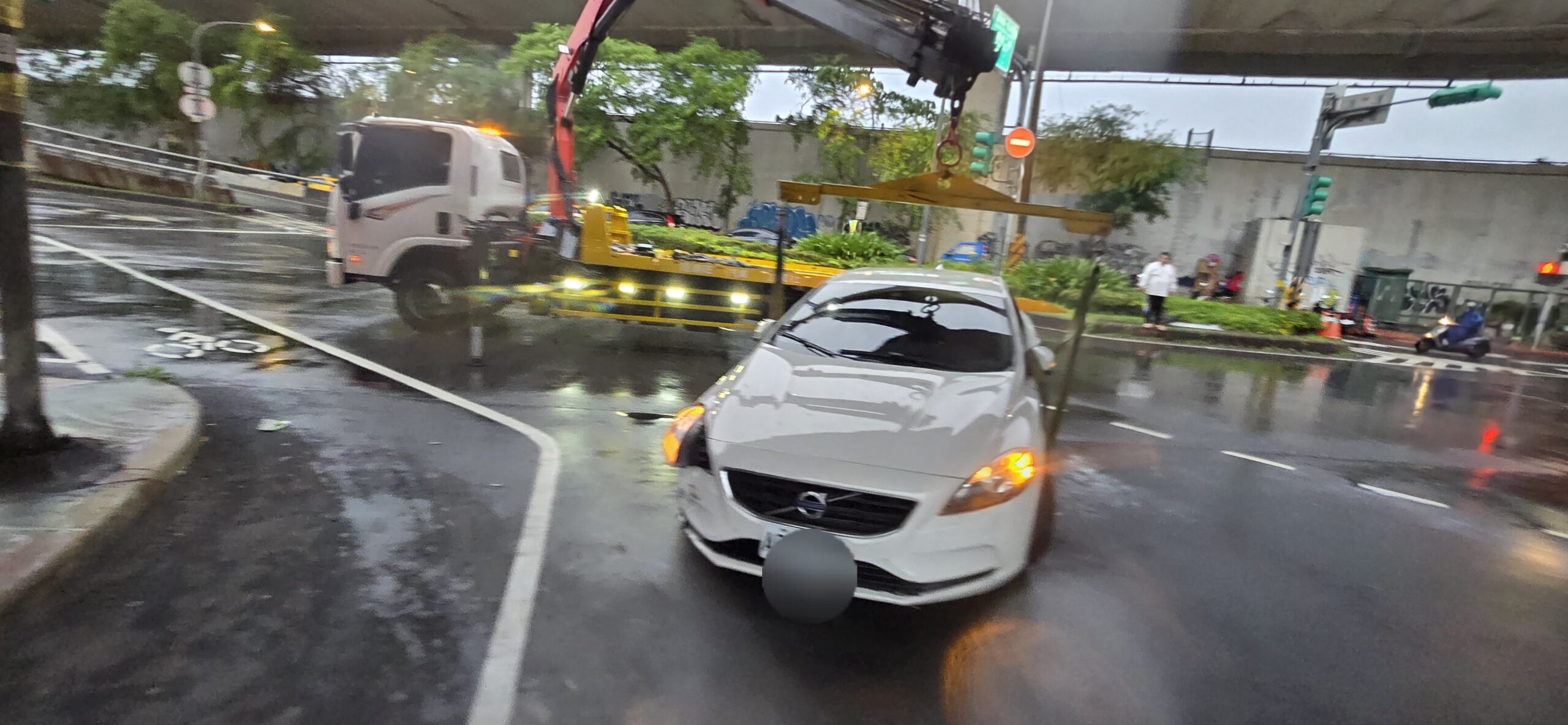 專業道路救援推薦｜全台24H拖吊車30分鐘必達0984019177