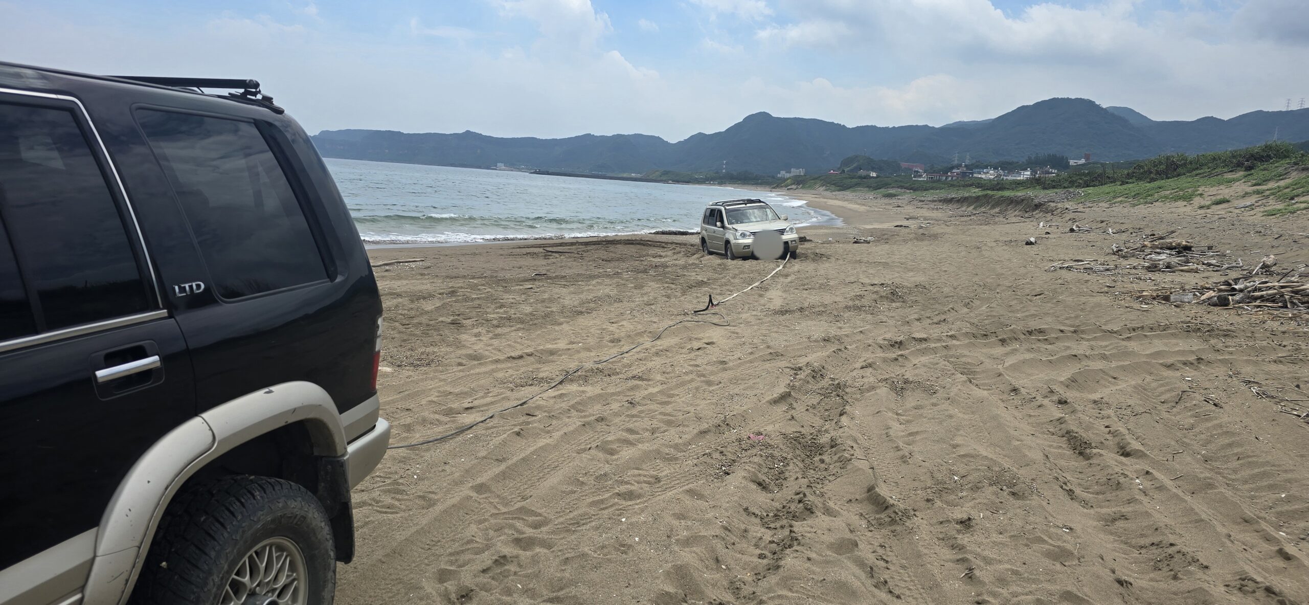 三重道路救援24H專線｜沙灘泥地陷車救援防範與應對指南0984-019177