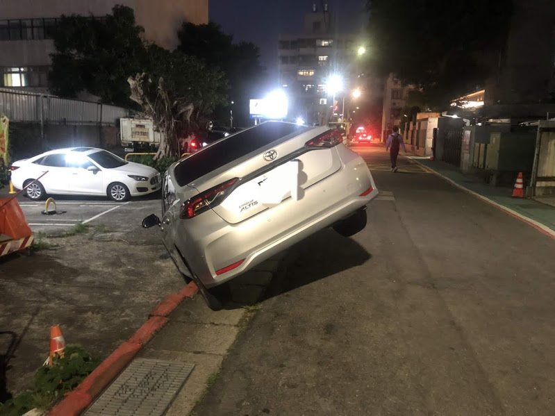 八里區道路救援｜24H 汽車/機車拖吊車救援｜穩順旺急速到達