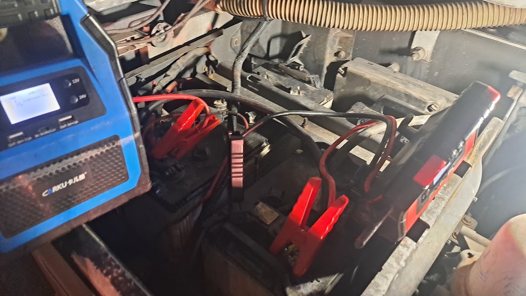台北新北24H汽貨車接電救援！爆胎沒電15分鐘到場，免費諮詢0984019177