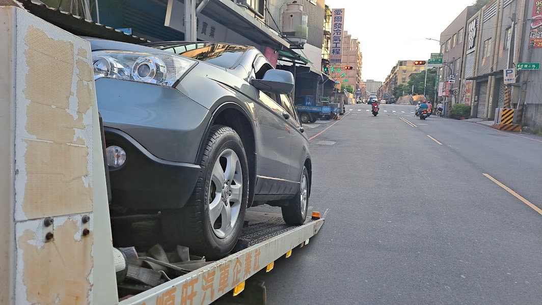 汽車道路救援與拖吊車服務解析｜24 小時即時救援指南