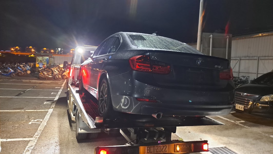 新莊 24 小時拖吊車｜新莊道路救援 拋錨・事故・爆胎即刻到場