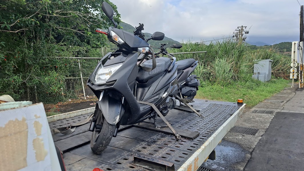 春節除夕年假全台 24 小時重機 汽車緊急道路救援與拖車服務