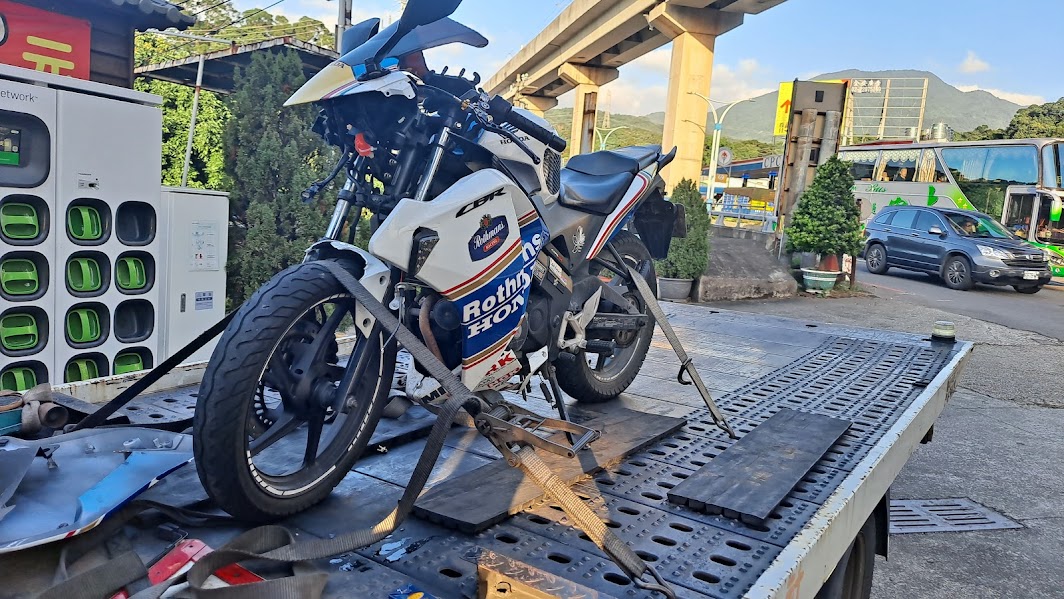 全台機車道路救援專線0984019177！24小時爆胎陷車拖吊服務