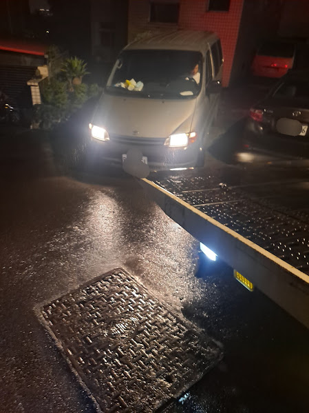 24 小時拖吊車服務與長距離拖吊解析｜汽車、機車、重機道路救援