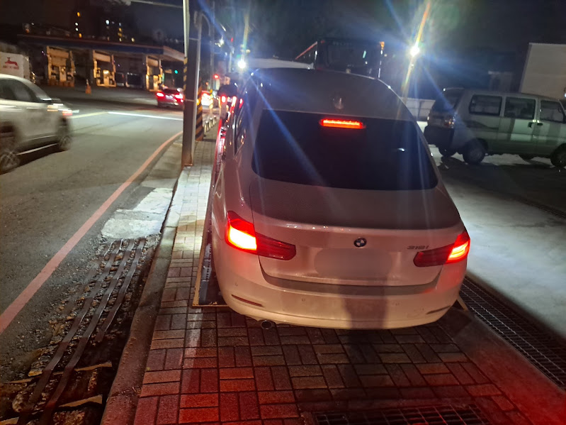 五股新莊 24H 道路救援 拖吊車｜爆胎拖車・沒電接電・拋錨拖吊