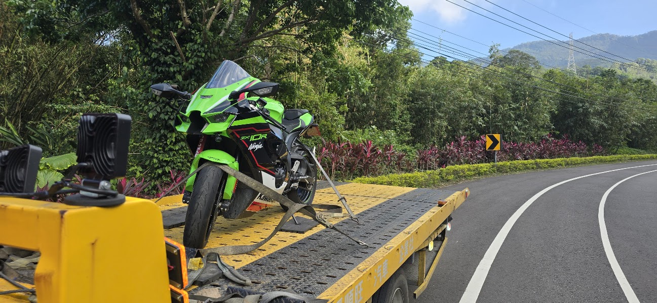 重機道路救援｜24H拖吊接電服務｜低底盤改裝車專業處理