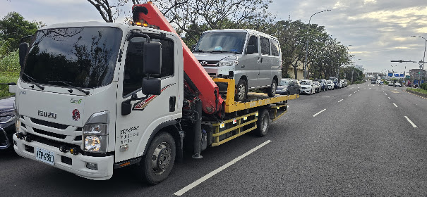 24H道路救援推薦｜台北新北30分鐘阿旺必達0984019177｜爆胎/陷車/重機/露營車