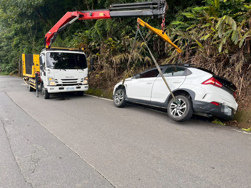 新竹苗栗汽機車故障拋錨怎麼辦？汽車、機車、大型重機爆胎與山區拖吊救援完整指南｜阿旺拖吊車