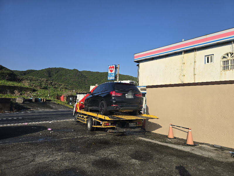 新竹道路救援與拖吊車｜汽車、重機、機車爆胎・車禍・拋錨・陷車怎麼辦？新竹市、新竹縣市區到山區林道完整救援指南