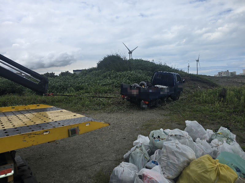 # 新北桃園汽車沙灘陷車救援推薦｜沙地拖吊、海岸陷車24小時道路救援指南